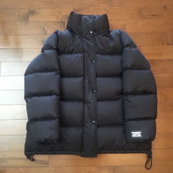 Large Burberry Women’s Sellindge TB Jacquard Down Puffer Coat in Black - Picture 2 of 4